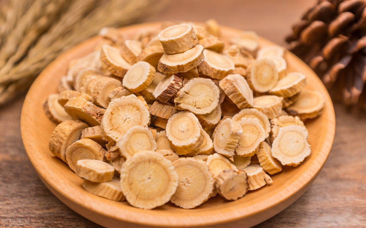 
当归补血汤 炖汤佳品 两种药 一个补气 一个补血 以气补血|IM电竞官网(图3)